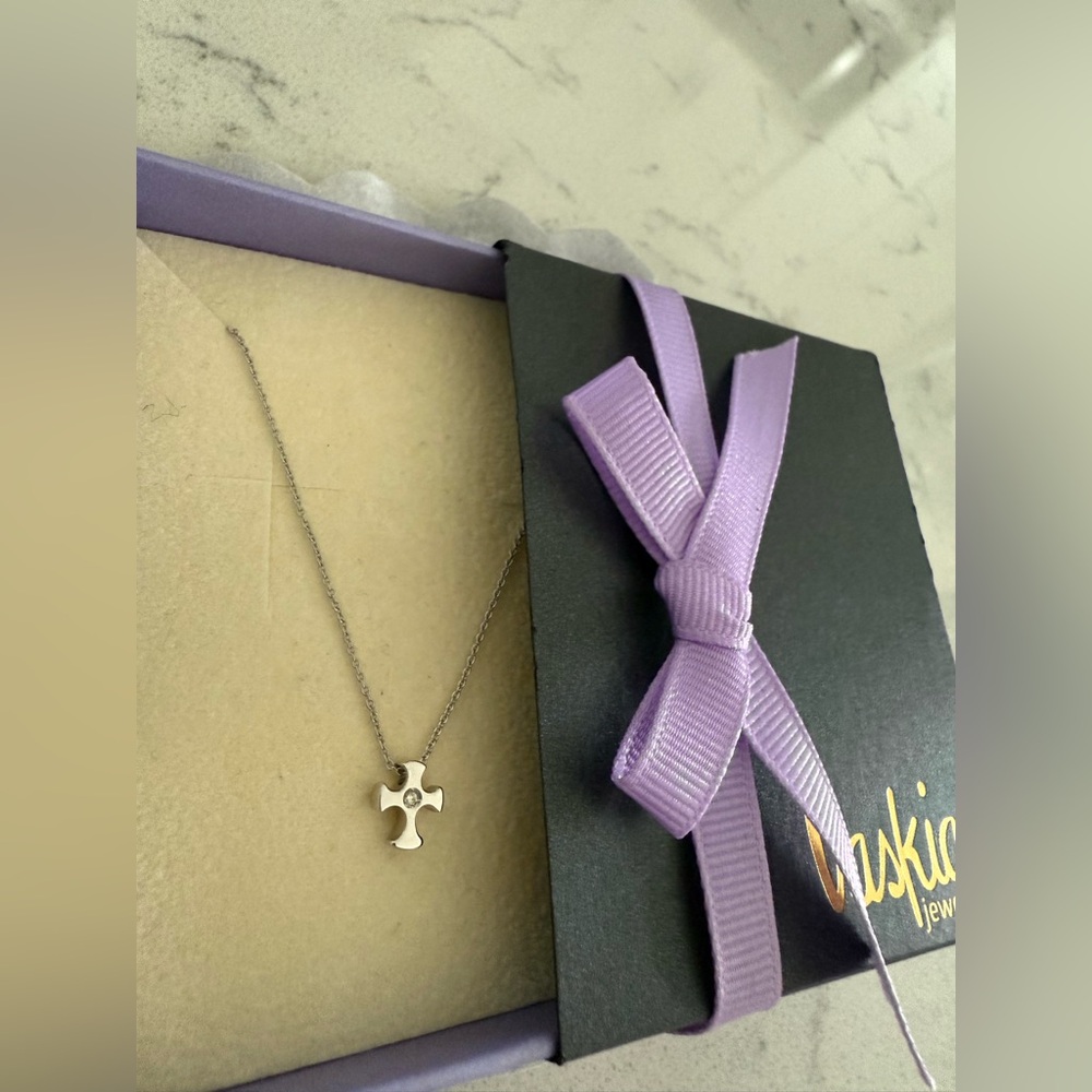 950 italian white gold diamond cross necklace